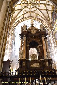 28 LA CATHEDRALE ET LE FORTERESSE DE L INCARNATION (80)